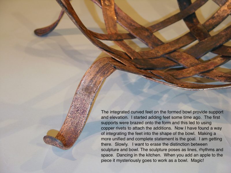 11 detail of integrated feet on bowl